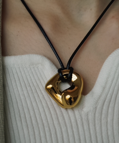 アクセンチョーカー　