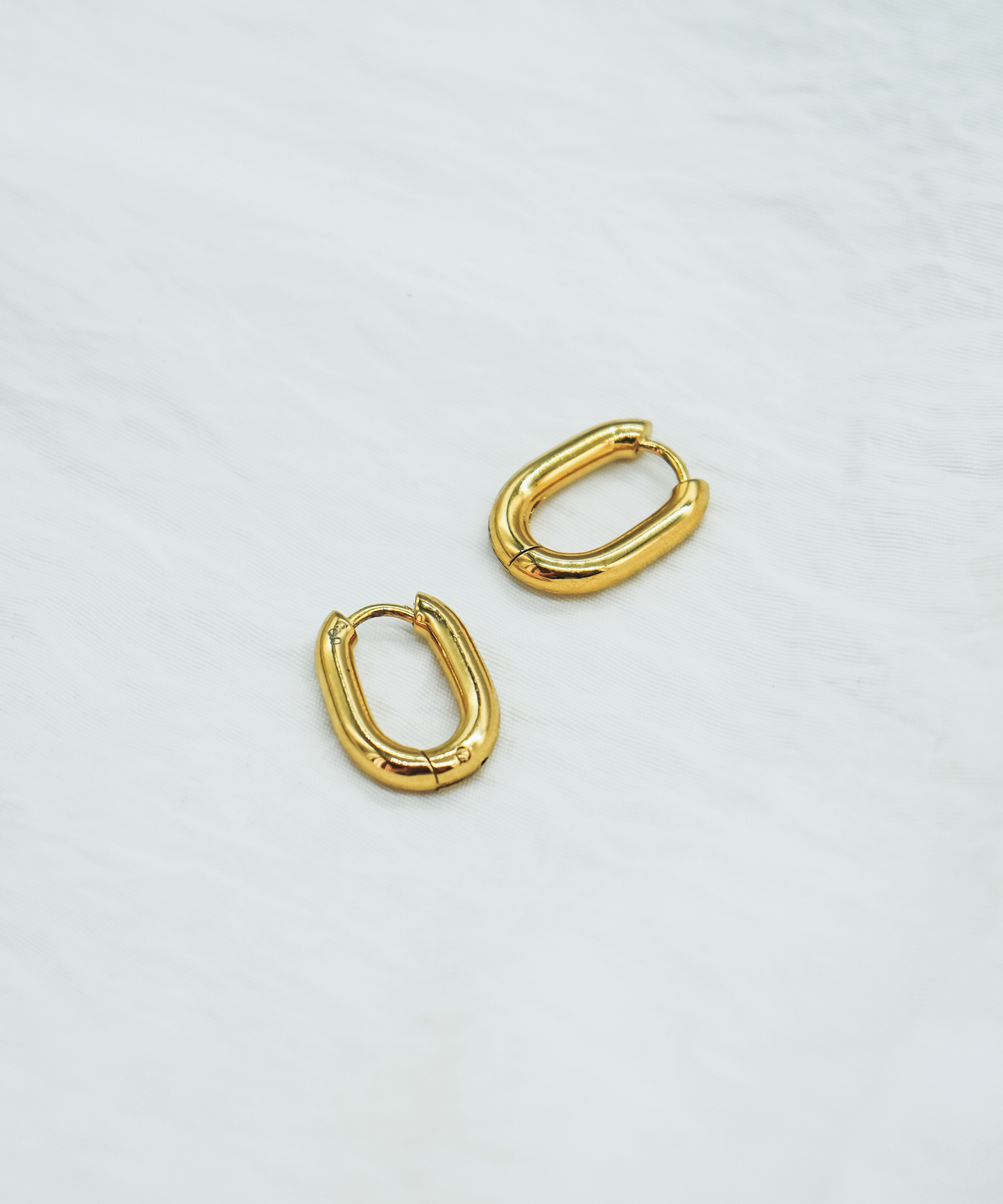 オーバルフープピアス – gavo